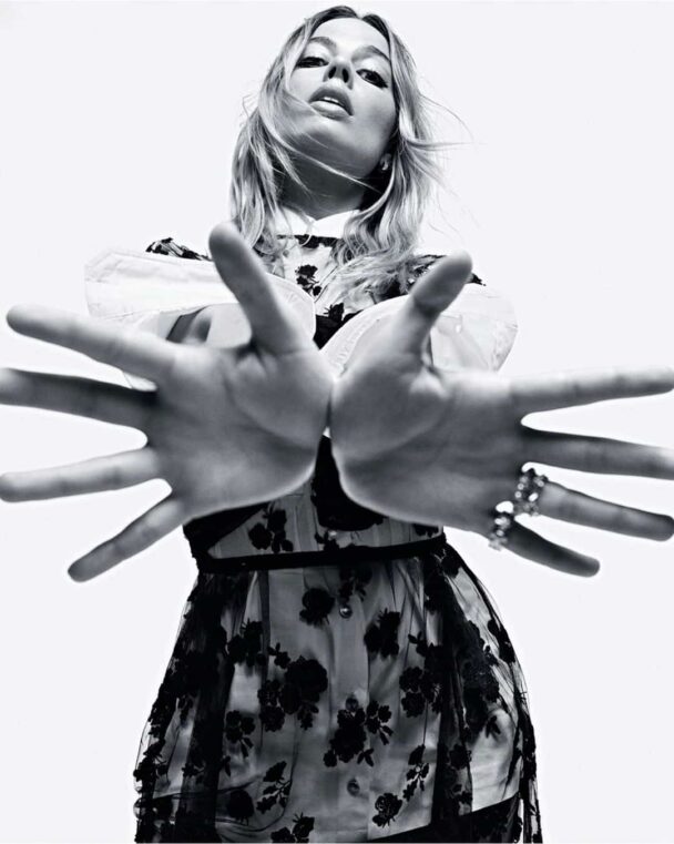 10 Portraits of Margot Robbie, Replacing Emma Stone for 'Babylon' TV