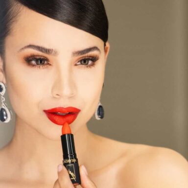 10 Styles of Celebrities in Red Lipstick, Attractive Looks | Gluwee