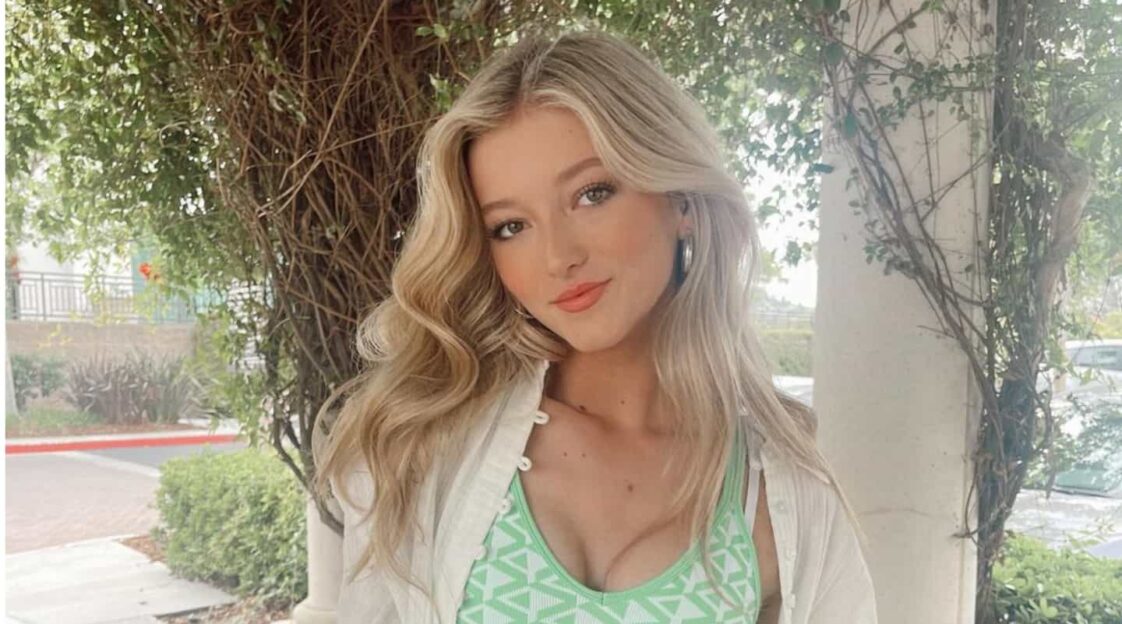 Emily Dobson Age, Height, Net Worth, Boyfriend, Bio, Facts, Wiki