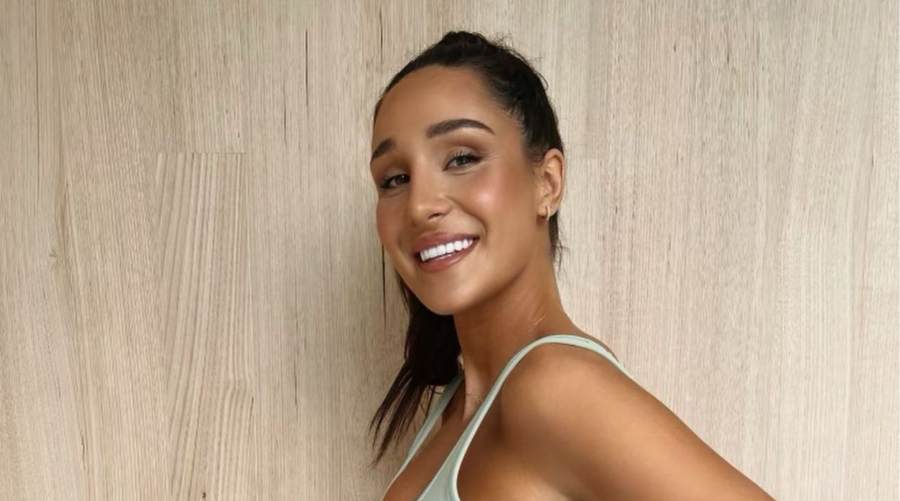 Kayla Itsines - Wiki, Bio, Facts, Age, Height, Boyfriend, Net Worth